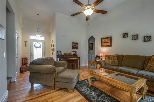 205 Deerfield Dr, Springfield, TN 37172