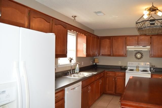 105 Chenoweth Ln, La Vergne, TN 37086