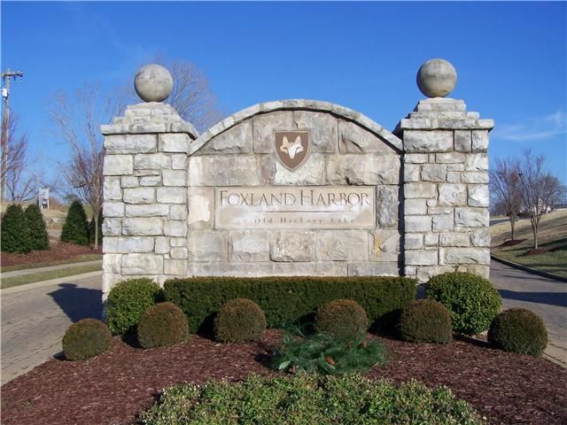 1557 Foxland Dr, Gallatin, TN 37066