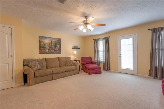 2103 Victory Gallop Ln, Murfreesboro, TN 37128