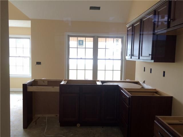 1040 Stratus Dr, Murfreesboro, TN 37127