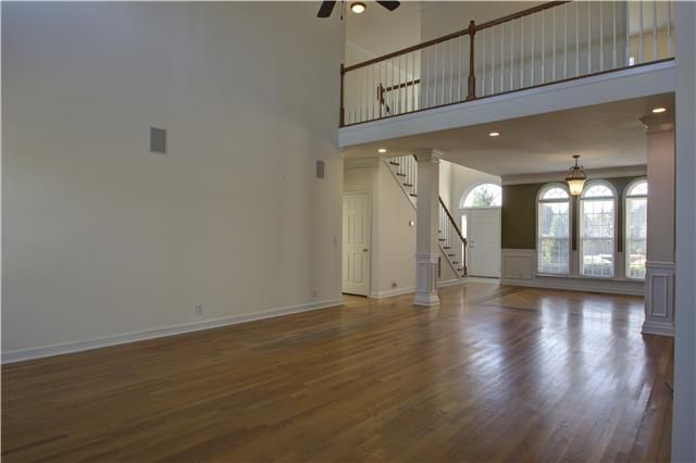 2833 Schoolside St, Murfreesboro, TN 37128