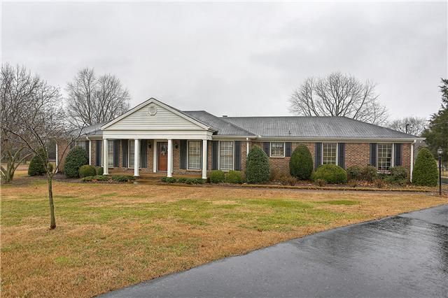 2542 Cages Bend Rd, Gallatin, TN 37066