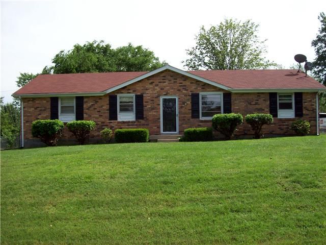 307 Peggy Dr, Cedar Hill, TN 37032