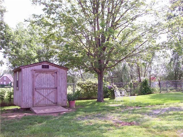 307 Peggy Dr, Cedar Hill, TN 37032