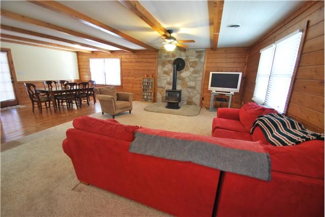 6230 Valley View Rd, Goodlettsville, TN 37072