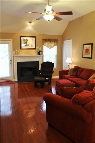 3000 Dunedin Ct, Old Hickory, TN 37138