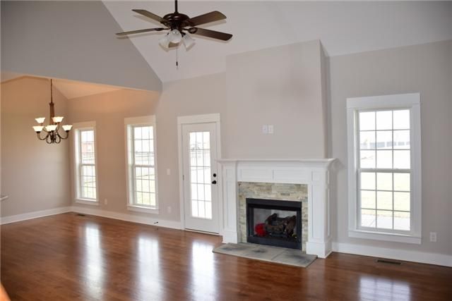 3430 Shady Forest Dr, Murfreesboro, TN 37128