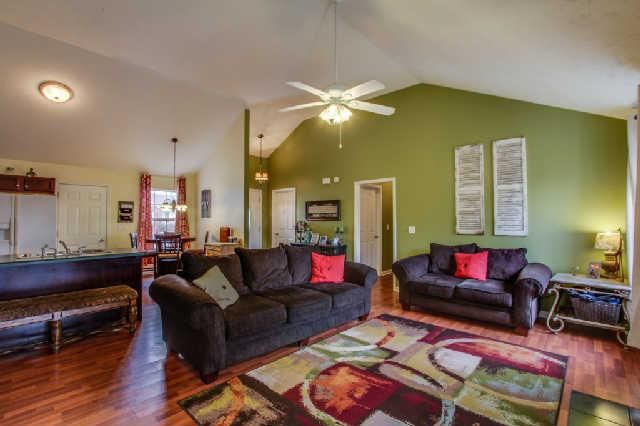 3177 Holsted Dr, Murfreesboro, TN 37128