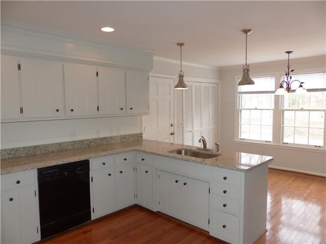 124 Saint Andrews Dr, Hendersonville, TN 37075