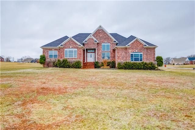 1025 Harness Cir, Gallatin, TN 37066