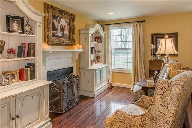 930 Gale Ln, Nashville, TN 37204