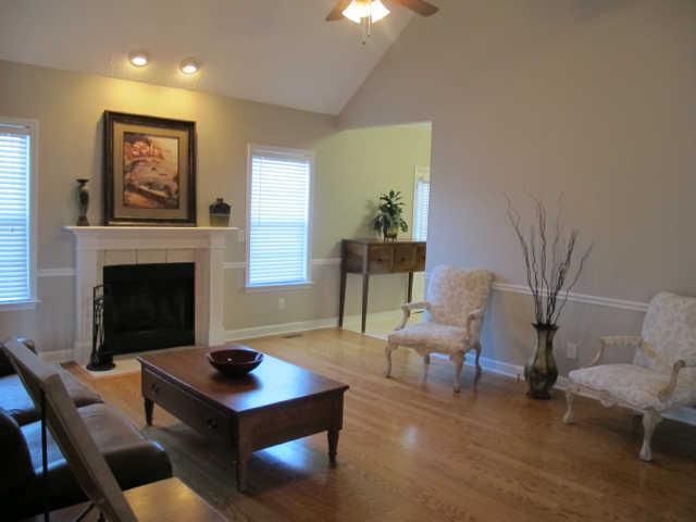 1726 Tradewinds Trl, Murfreesboro, TN 37128