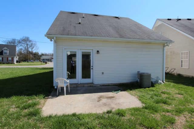 1221 Eastwoods Dr, Murfreesboro, TN 37130