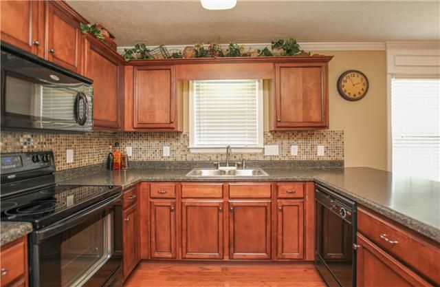 1431 Sunray Dr, Murfreesboro, TN 37127