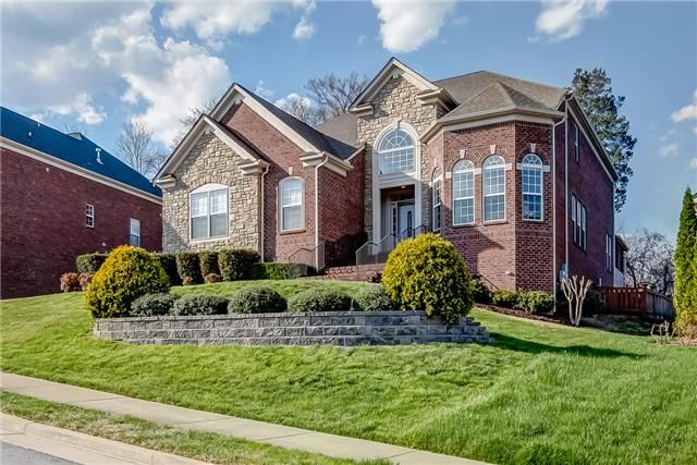 1216 Beech Hollow Dr, Nashville, TN 37211