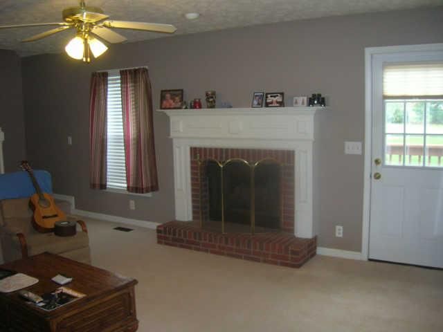 2527 Lone Oak Dr, Murfreesboro, TN 37128