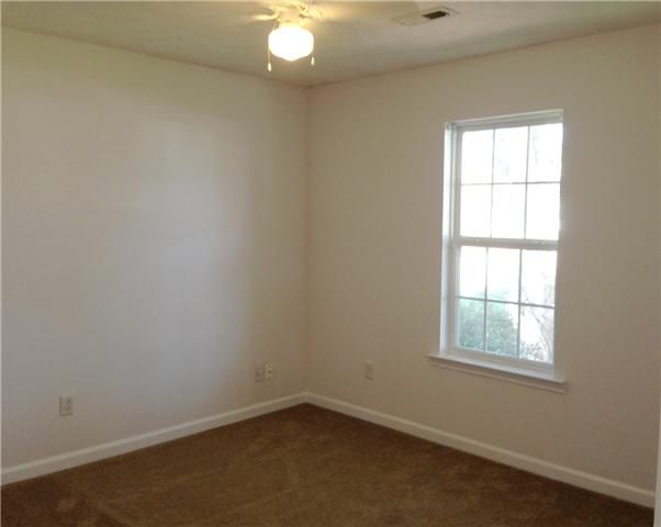 2042 Holbeach Dr, Murfreesboro, TN 37130