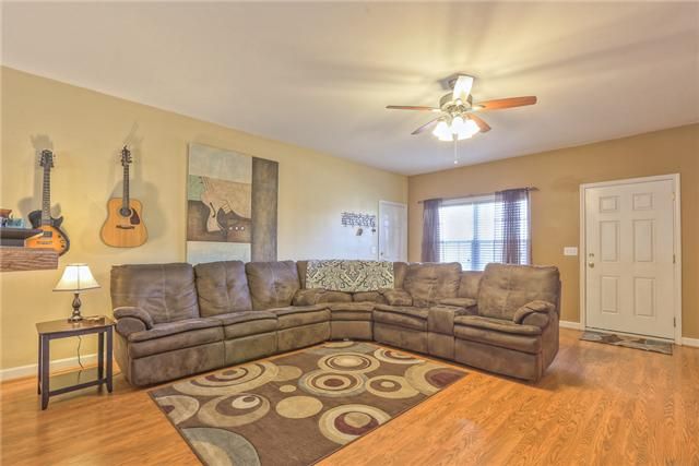 3675 Rutherford Dr, Spring Hill, TN 37174