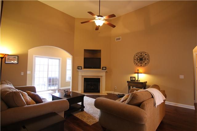306 Jewel Pl, Mount Juliet, TN 37122