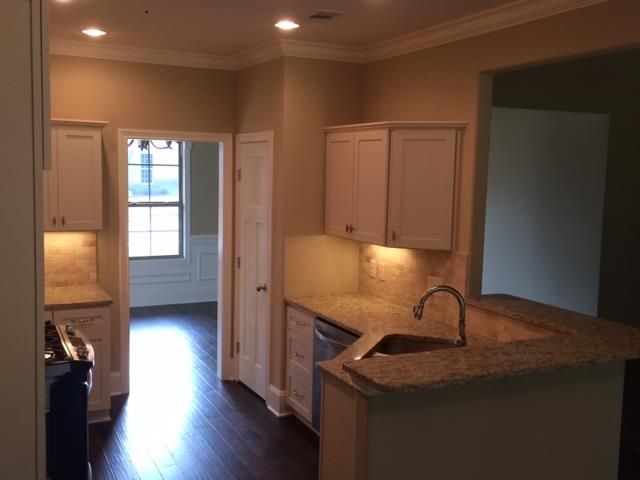 209 Starting Gate Dr, Gallatin, TN 37066