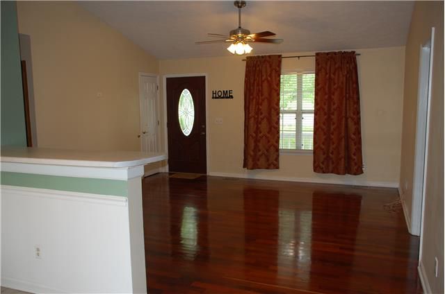 117 Forest Ln, La Vergne, TN 37086