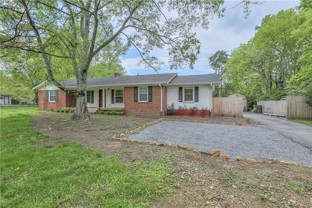 7409 Sawyer Brown Rd, Nashville, TN 37209