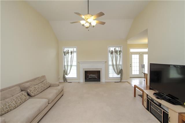 1004 Kacie Dr, Pleasant View, TN 37146