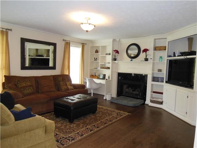 100 Beechbrook Ct, White House, TN 37188
