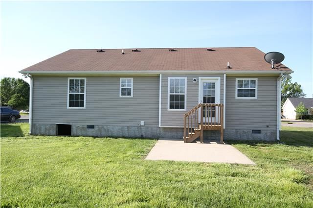 2407 Willow Dr, Murfreesboro, TN 37130