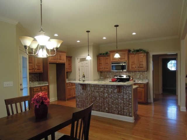 800 N Palmers Chapel Rd, White House, TN 37188