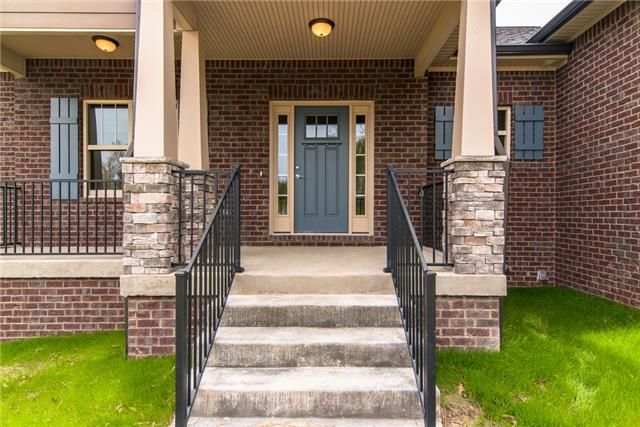 202 Highland Ln, Burns, TN 37029