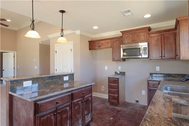 37 Harbor Pointe #11, Lebanon, TN 37087
