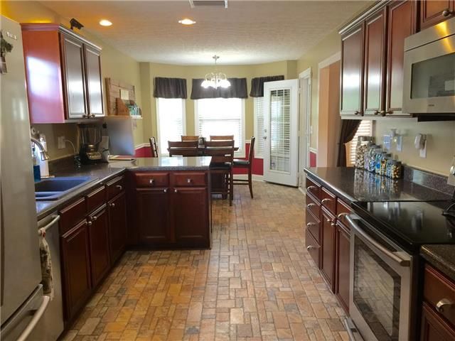 2111 Burgess Ln, Spring Hill, TN 37174