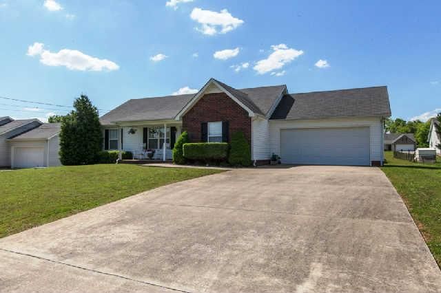 121 Greenwing Ct, Murfreesboro, TN 37130