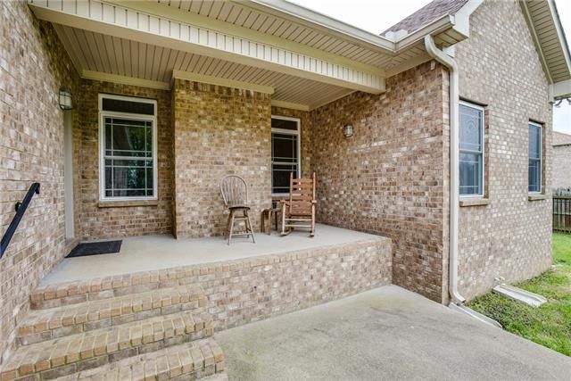 1113 Matheus Dr, Murfreesboro, TN 37128