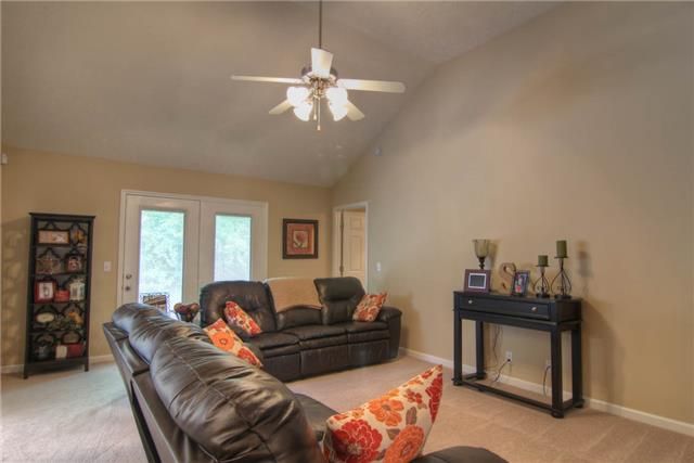 734 Pantera Dr, Murfreesboro, TN 37128
