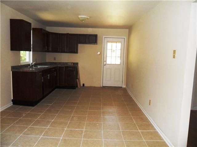 506 Green Acres Dr, Columbia, TN 38401