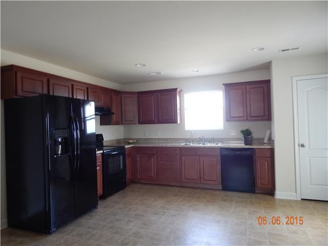 2203 Carpenter Bee Dr, Columbia, TN 38401