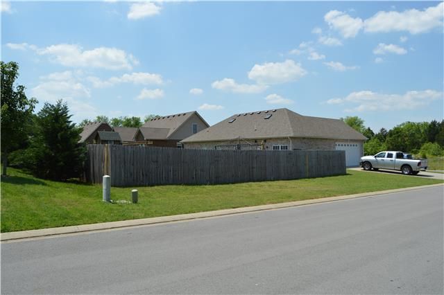 509 Sapphire Dr, Murfreesboro, TN 37128