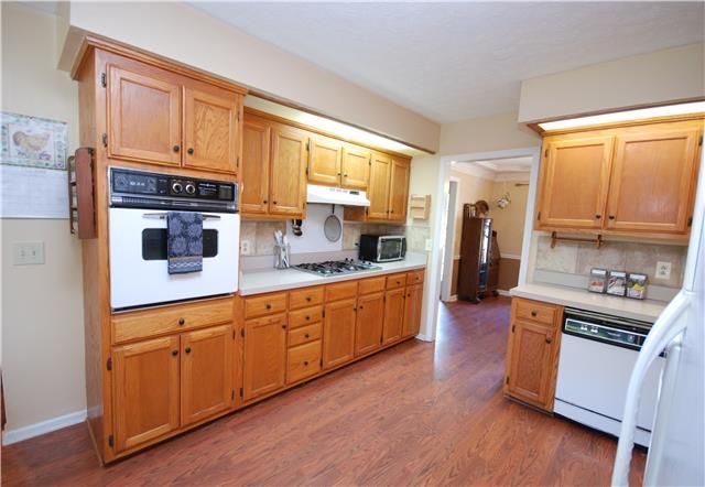3512 Roundwood Forest Dr, Antioch, TN 37013