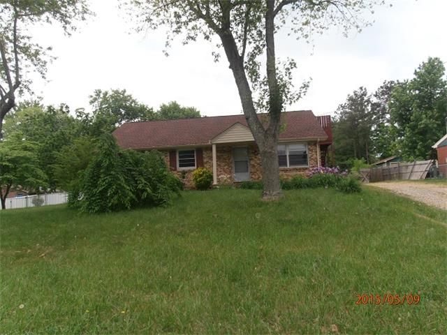 1002 Dickens St, Greenbrier, TN 37073