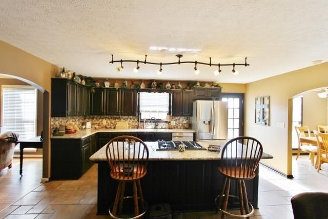707 Capitol Dr, Lebanon, TN 37087