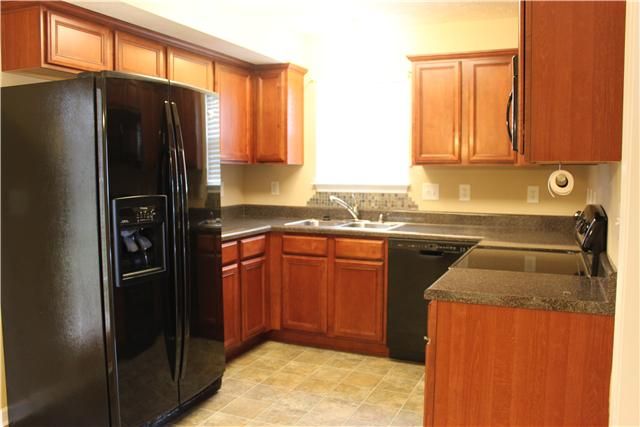 2000 Deer Valley Dr, Spring Hill, TN 37174