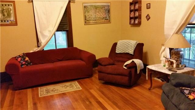 4859 Kettle Mills Rd, Hampshire, TN 38461
