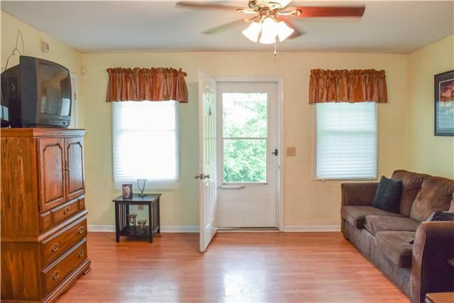 501 Mutton Hollow Hill Rd, Bethpage, TN 37022