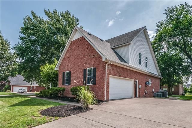 3061 Schoolside St, Murfreesboro, TN 37128