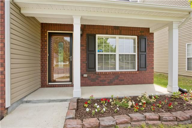 5643 Hickory Park Dr, Antioch, TN 37013