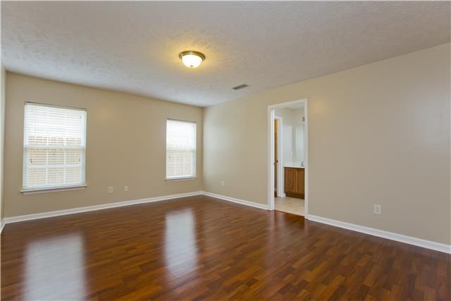 5643 Hickory Park Dr, Antioch, TN 37013
