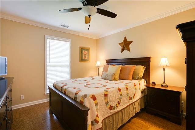 432 Golfview Ct, Murfreesboro, TN 37127
